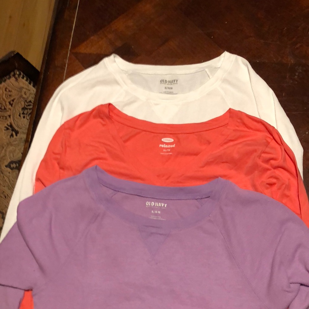 3 Old Navy shirts for 1 price